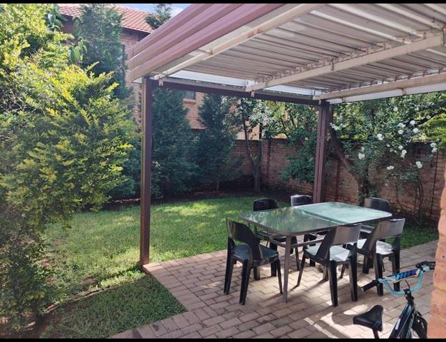 4 BEDROOM TOWNHOUSE FOR SALE IN OUKRAAL ESTATE